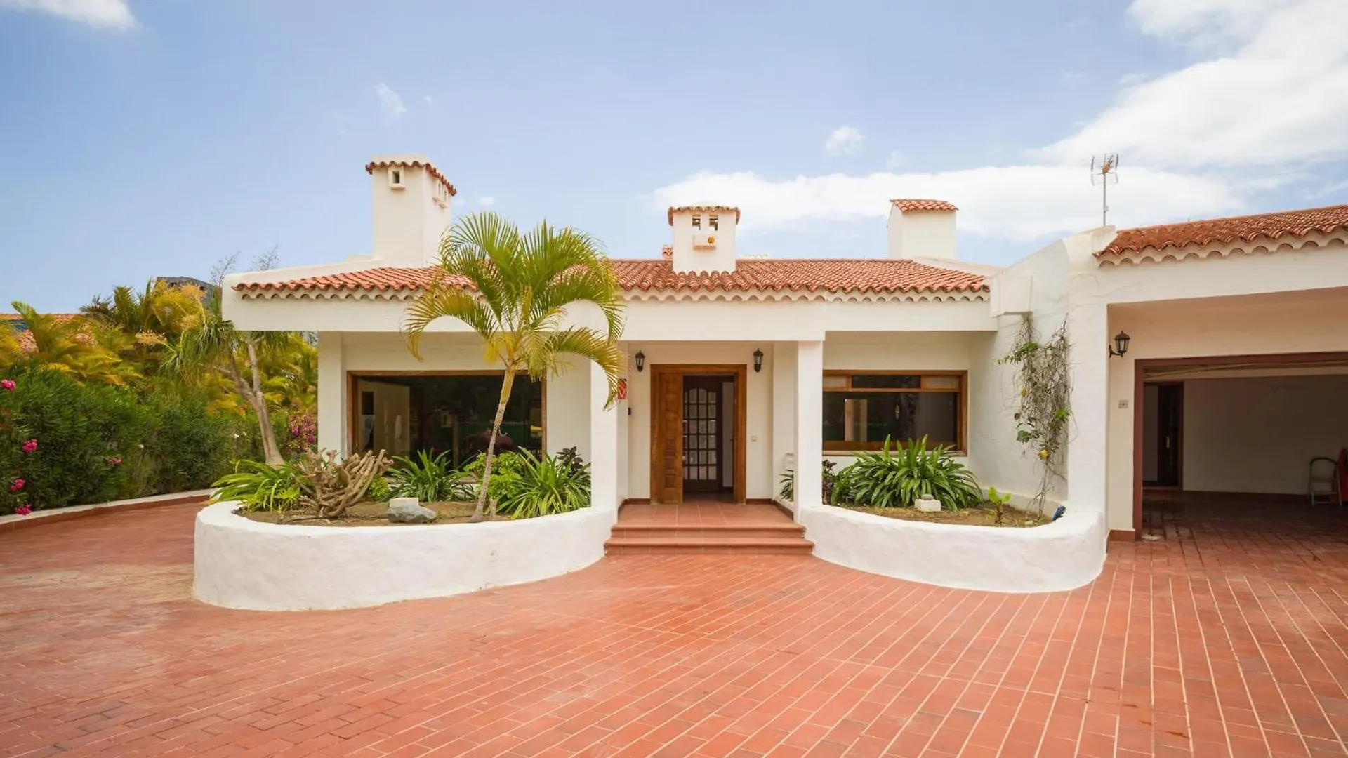 Villa With Heated Pool In Gran Canaria San Bartolomé